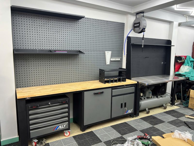 Bàn thao bàn nguội QT-BN03 có tùy biến mặt bàn có thể gấp được