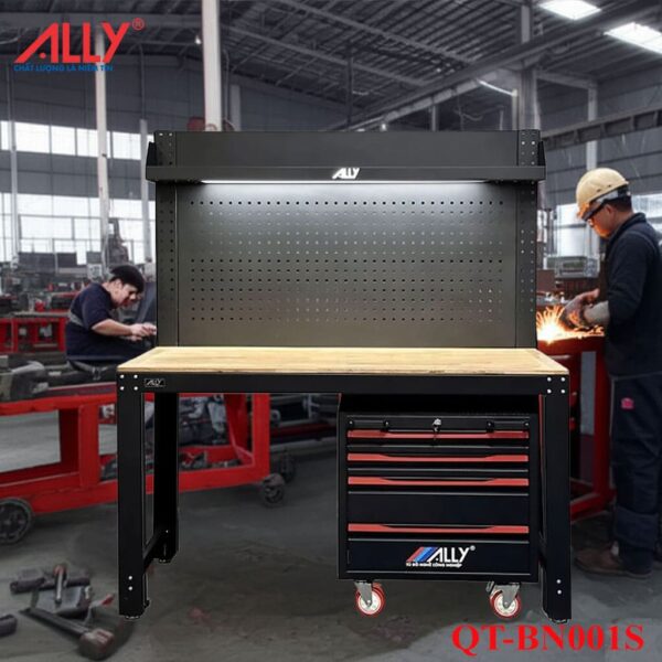 Bàn Thao Tác Cơ Khí QT-BN001S- Đầu Tư Một Lần, Dùng Mãi Mãi 1 QT-BN001S, Bàn thao tác, bàn thao tác cơ khí, bàn làm việc cơ khí, bàn thợ cơ khí, bàn kỹ thuật, bàn sửa chữa cơ khí, bàn nguội cơ khí, bàn thao tác cơ khí QT-BN001S, bàn thao tác có hộc tủ, bàn thao tác có giá treo dụng cụ, bàn thao tác mặt gỗ, bàn thao tác chân thép, mua bàn thao tác, giá bàn thao tác cơ khí, bán bàn thao tác công nghiệp, địa chỉ bán bàn thao tác, nơi mua bàn làm việc cơ khí, bàn thao tác cho xưởng sản xuất, bàn làm việc cho thợ cơ khí, bàn thao tác cho nhà máy, bàn thao tác cho gara, bàn thao tác phòng thí nghiệm, bàn thao tác chống tĩnh điện, bàn thao tác đa năng, bàn thao tác di động.